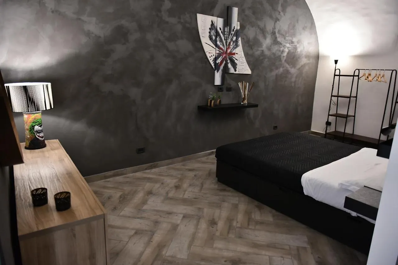 Apartments Casa Vacanze Dante CTA 0*,  Italien