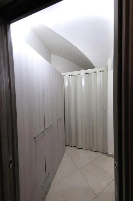 Apartments Casa Vacanze Dante CTA 0*,  Italien