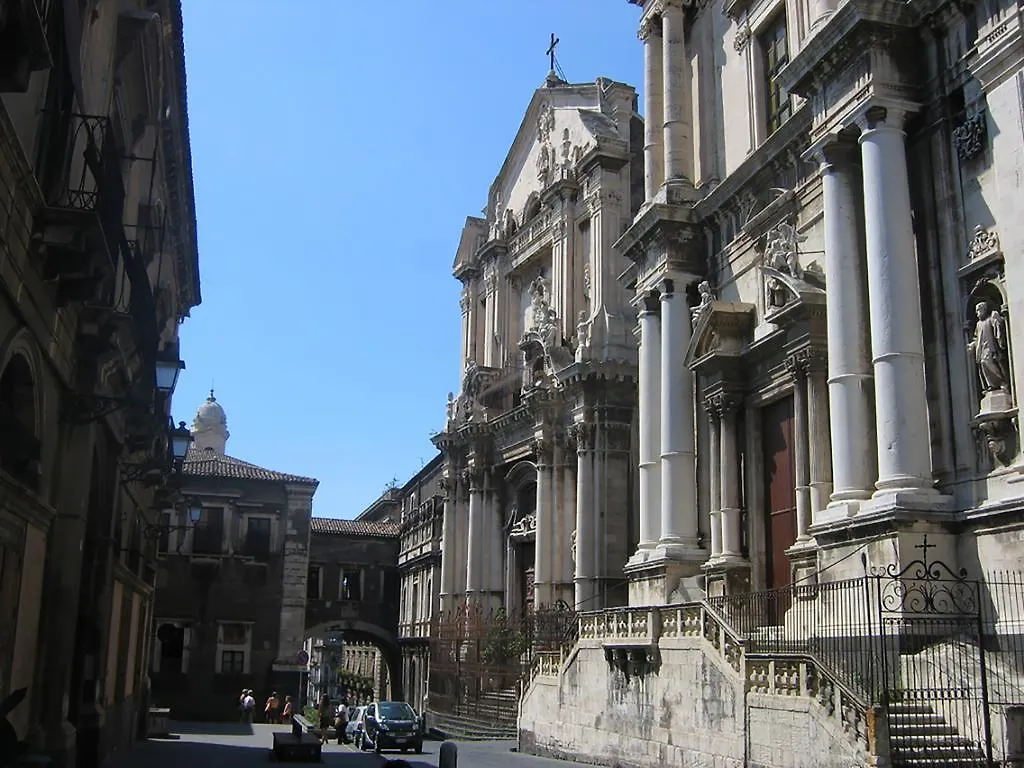 Apartments Casa Vacanze Dante Catania