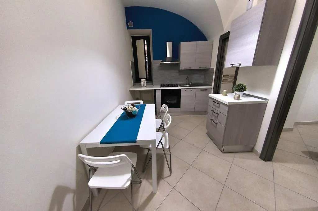 Apartments Casa Vacanze Dante CTA 0*,  Italien